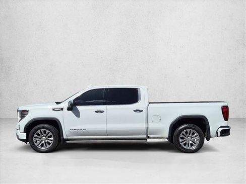 Used 2023 GMC Sierra 1500 Denali w/ Technology Package AWD/4WD image 8
