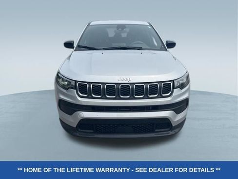 Used 2025 Jeep Compass Sport AWD/4WD image 2