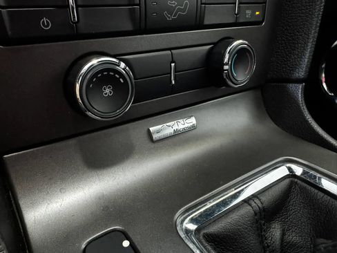 Used 2010 Ford Mustang GT RWD image 28