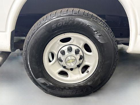 Used 2021 Chevrolet Express 2500 RWD image 28