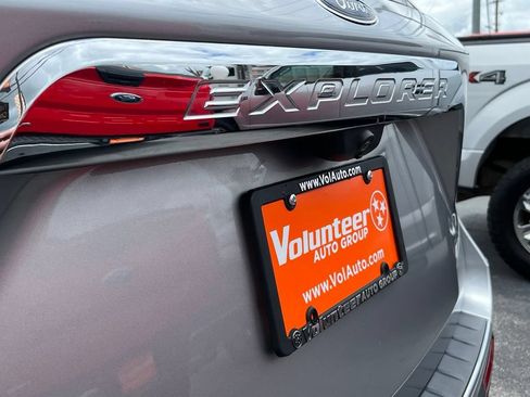 Used 2022 Ford Explorer Limited RWD image 9