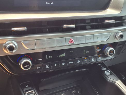 Used 2025 Kia Telluride S AWD/4WD image 8