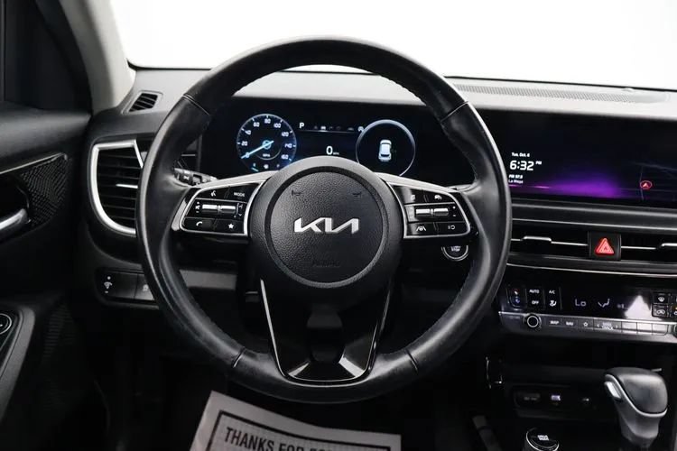 Used 2024 Kia Seltos S AWD/4WD image 17