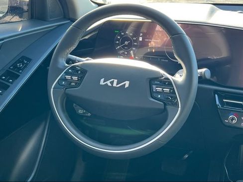 Used 2023 Kia Niro Wind w/ Wind Preserve Package image 11
