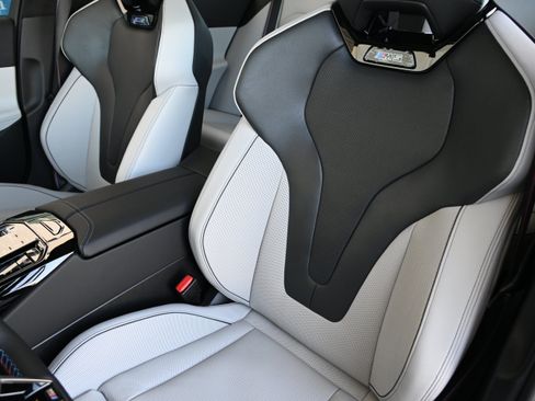 New 2027 BMW M5 w/ Executive Package AWD/4WD image 11