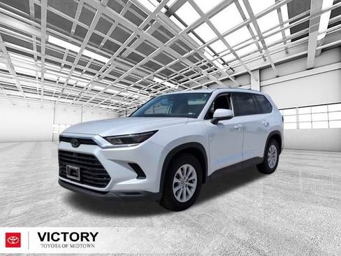 Used 2024 Toyota Grand Highlander XLE image 7