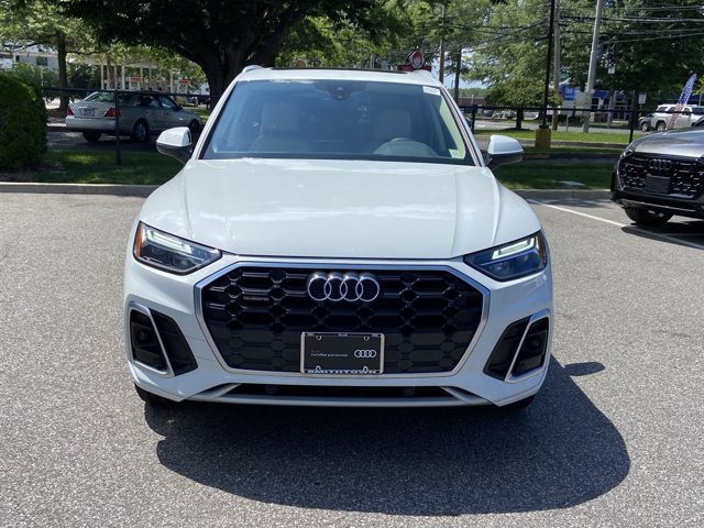 Used 2023 Audi Q5 2.0T Premium w/ Convenience Package AWD/4WD image 2