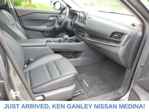 Certified 2023 Nissan Rogue SV w/ SV Premium B Package AWD/4WD image 23