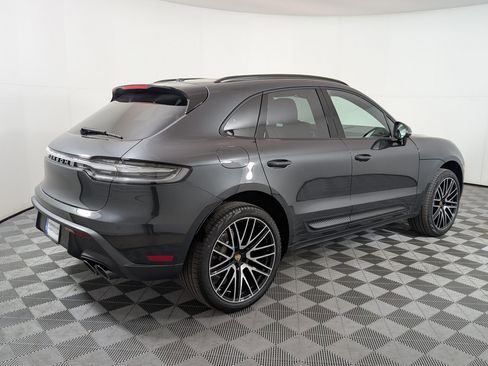 Certified 2026 Porsche Macan AWD/4WD image 10