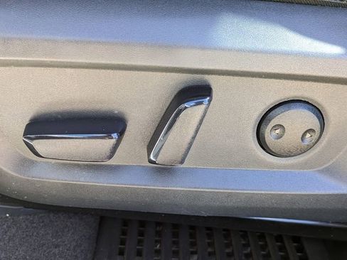 Used 2023 Nissan Rogue SV w/ SV Premium B Package image 23