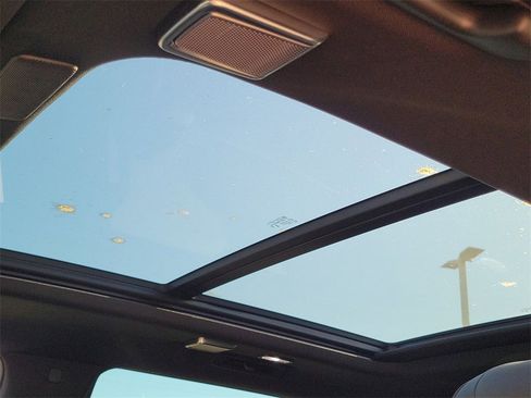 Certified 2023 Cadillac Escalade Premium Luxury w/ Performance Package image 18