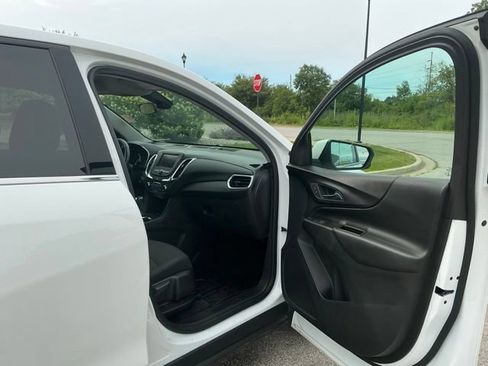Used 2020 Chevrolet Equinox LT FWD image 17