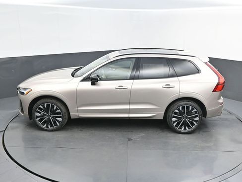 New 2026 Volvo XC60 B5 Ultra w/ Protection Package Premier AWD/4WD image 23