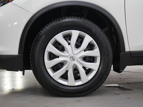 Used 2019 Nissan Rogue S AWD/4WD image 26