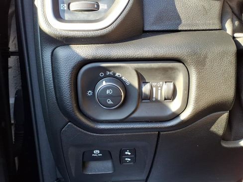 Used 2019 RAM 1500 Big Horn image 11