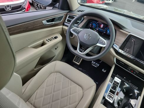New 2026 Volkswagen Atlas SEL Premium R-Line AWD/4WD image 3
