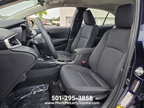 Used 2025 Toyota Corolla LE FWD image 9