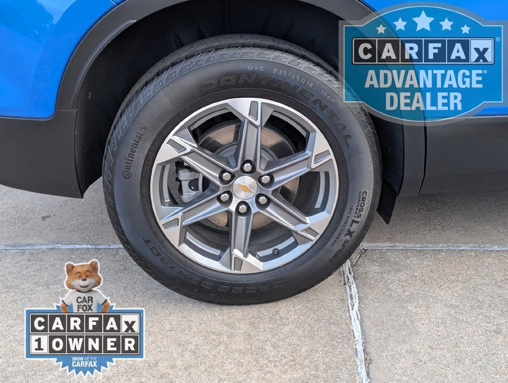 Used 2025 Chevrolet Blazer LT FWD image 3