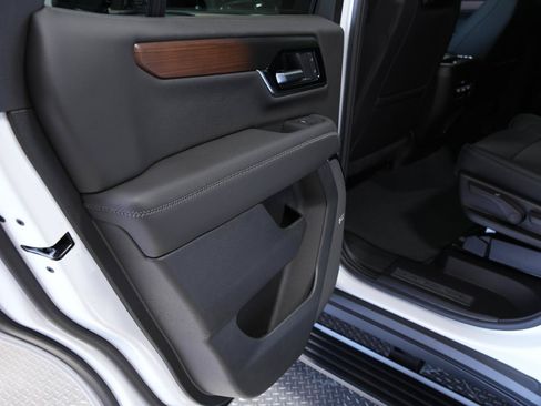 New 2026 GMC Yukon Denali w/ Denali Reserve Package AWD/4WD image 26