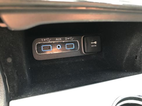 Used 2019 Jeep Grand Cherokee Overland w/ Interior Metal Package AWD/4WD image 29