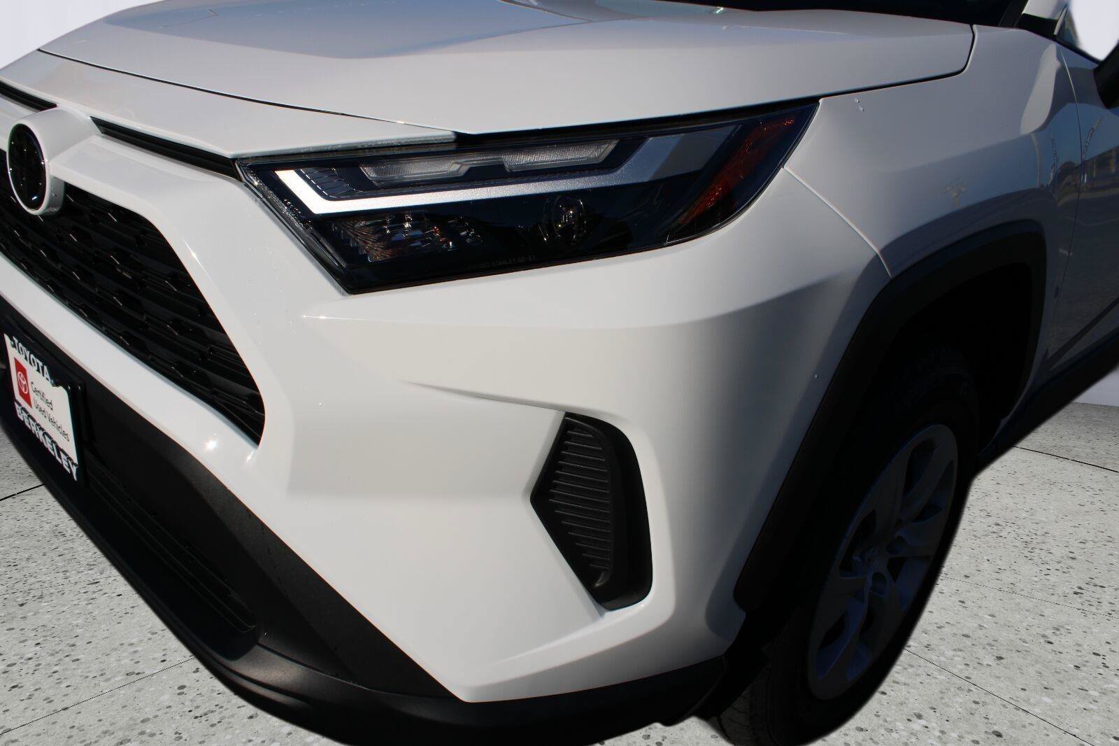 Certified 2024 Toyota RAV4 LE AWD/4WD image 10