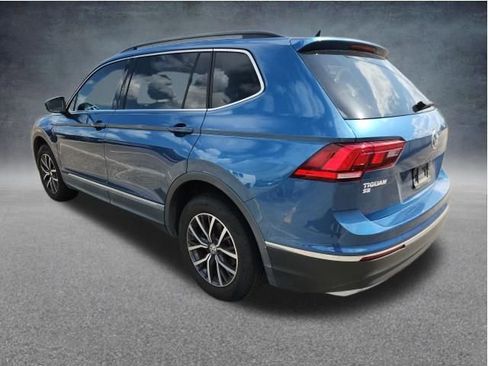 Used 2020 Volkswagen Tiguan SE w/ Panoramic Sunroof Package FWD image 7