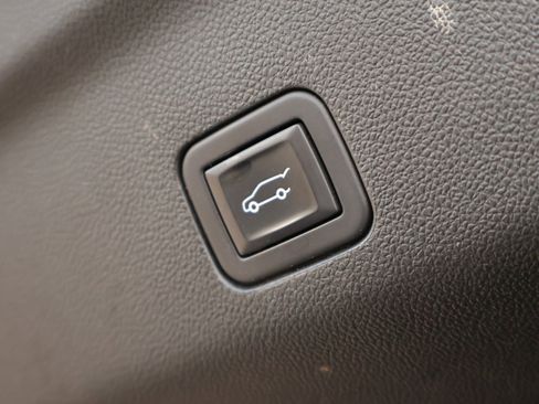 Used 2024 Chevrolet Suburban LT AWD/4WD image 28