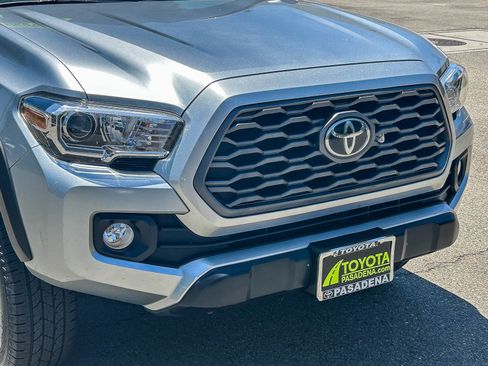 Used 2022 Toyota Tacoma TRD Off-Road RWD image 5