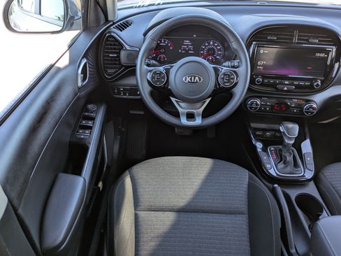 Used 2021 Kia Soul EX image 18