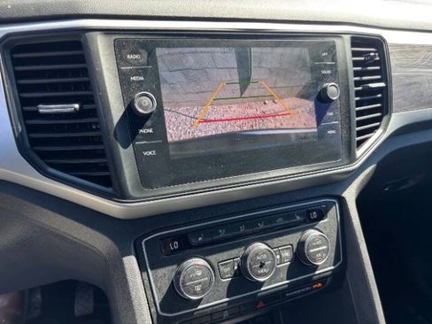 Used 2021 Volkswagen Atlas Cross Sport SE w/ Panoramic Sunroof Package FWD image 14