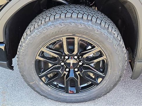 New 2026 GMC Sierra 1500 Elevation image 10