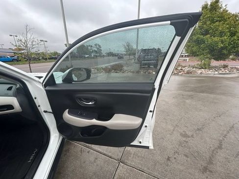 Used 2023 Honda HR-V LX image 32