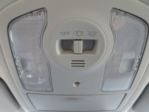 Used 2015 Toyota Prius Two image 31