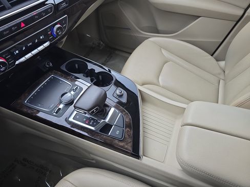 Used 2018 Audi Q7 3.0T Prestige image 26