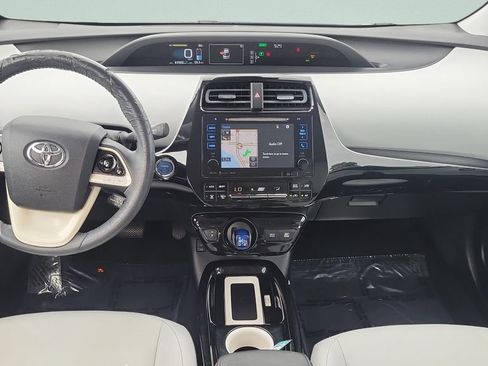 Used 2016 Toyota Prius Four Touring FWD image 11
