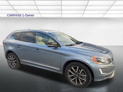 Used 2017 Volvo XC60 T6 Dynamic w/ Advanced Package