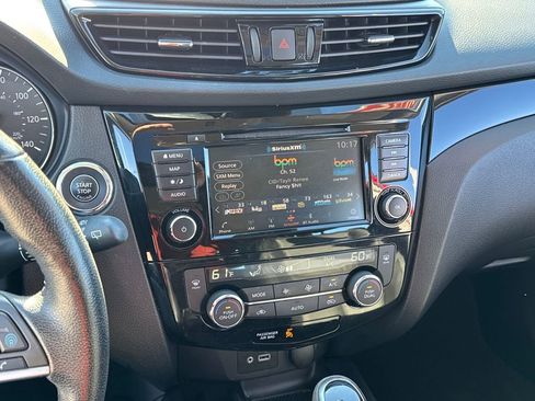 Used 2022 Nissan Rogue Sport SL w/ Premium Package image 24