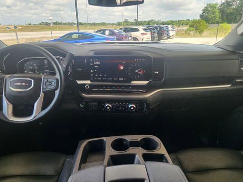 Used 2025 GMC Sierra 1500 SLT AWD/4WD image 22