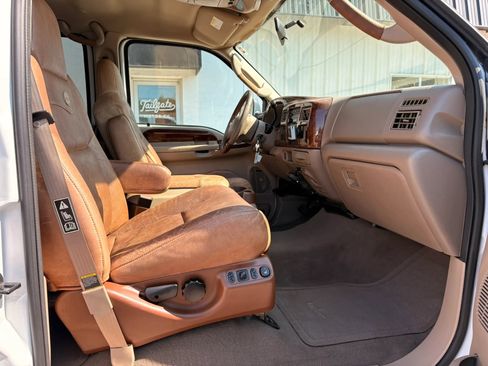 Used 2004 Ford F350 Lariat AWD/4WD image 12
