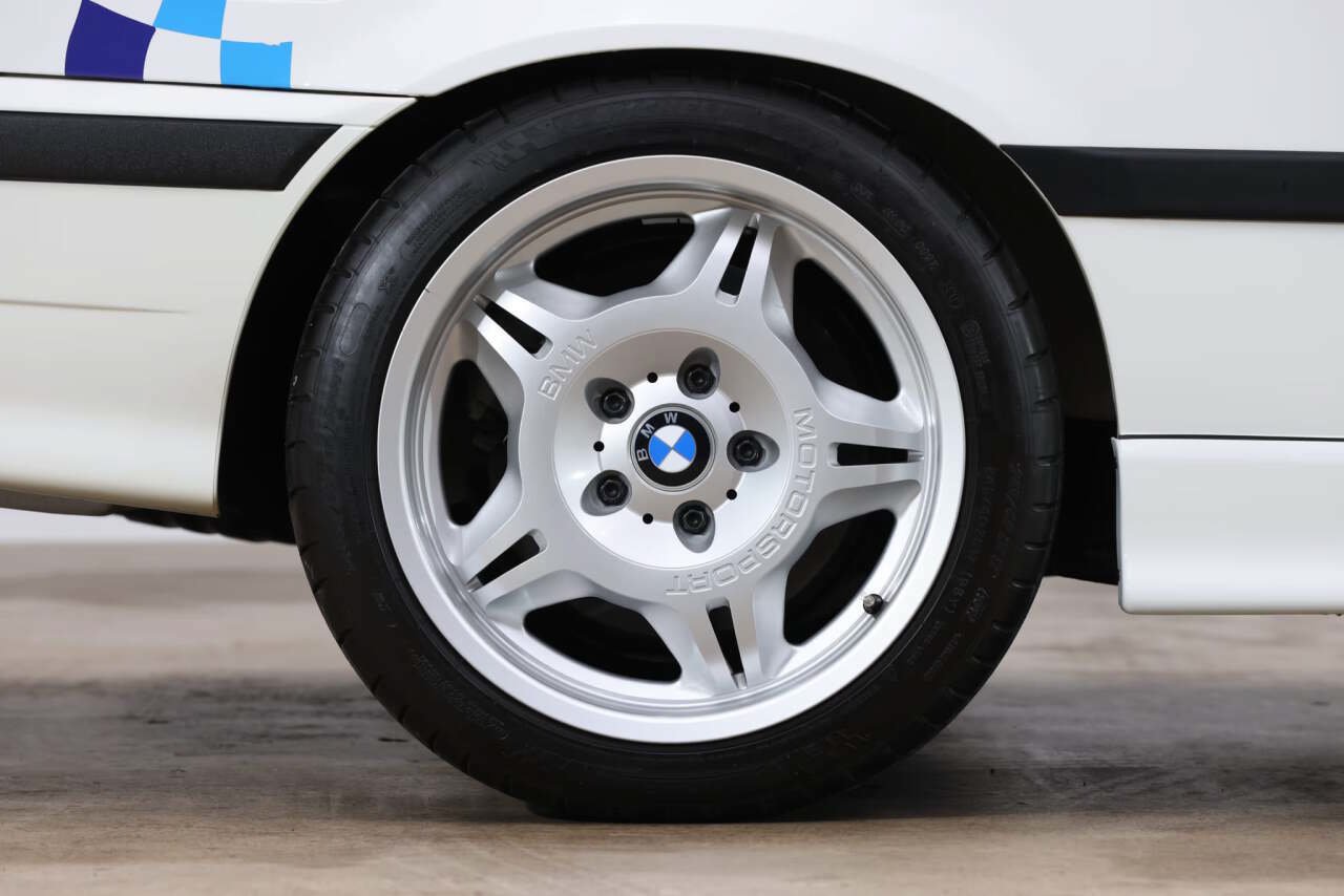 Used 1995 BMW M3 Coupe RWD image 46