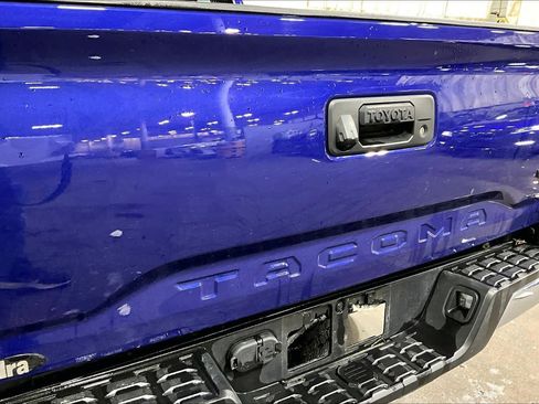 Used 2023 Toyota Tacoma TRD Off-Road AWD/4WD image 31