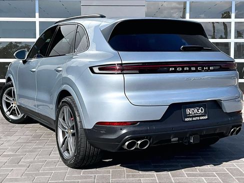 Used 2024 Porsche Cayenne S AWD/4WD image 10