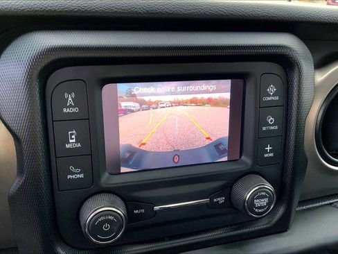 Used 2021 Jeep Gladiator Sport AWD/4WD image 28