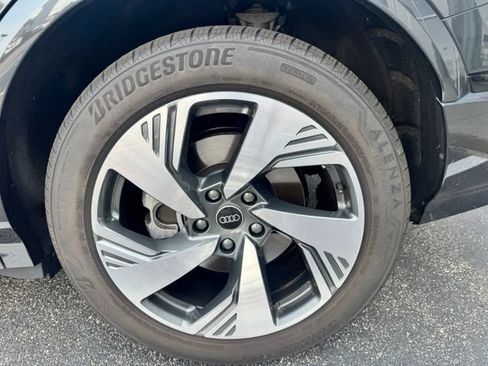 Certified 2025 Audi Q6 e-tron Premium Plus AWD/4WD image 15