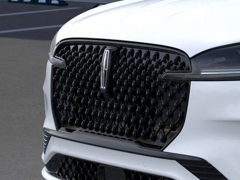 Used 2026 Lincoln Aviator AWD image 21