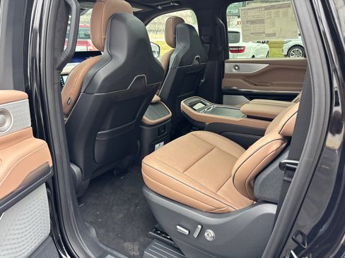 New 2026 Lincoln Navigator L Black Label AWD/4WD image 27