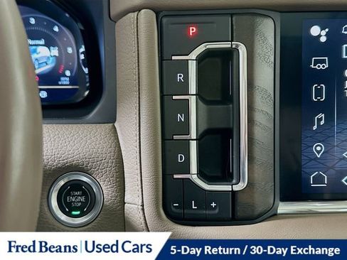 Used 2023 GMC Yukon XL Denali AWD/4WD image 23