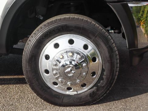 Used 2021 RAM 5500 Tradesman w/ Chrome Appearance Group image 41