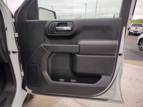 Used 2021 Chevrolet Silverado 1500 Custom AWD/4WD image 23