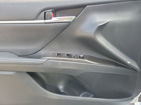 Used 2023 Toyota Camry XSE image 18